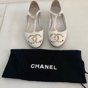 CHANEL studded Ballerina T Flats 38